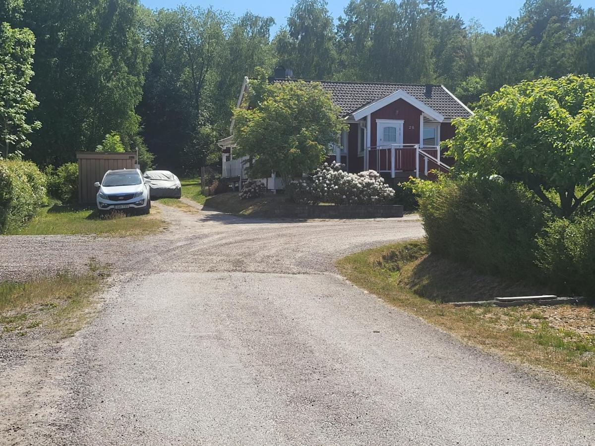 特鲁萨Minihus Med Stor Traedgardstomt Naera Golf Och Hav别墅 外观 照片