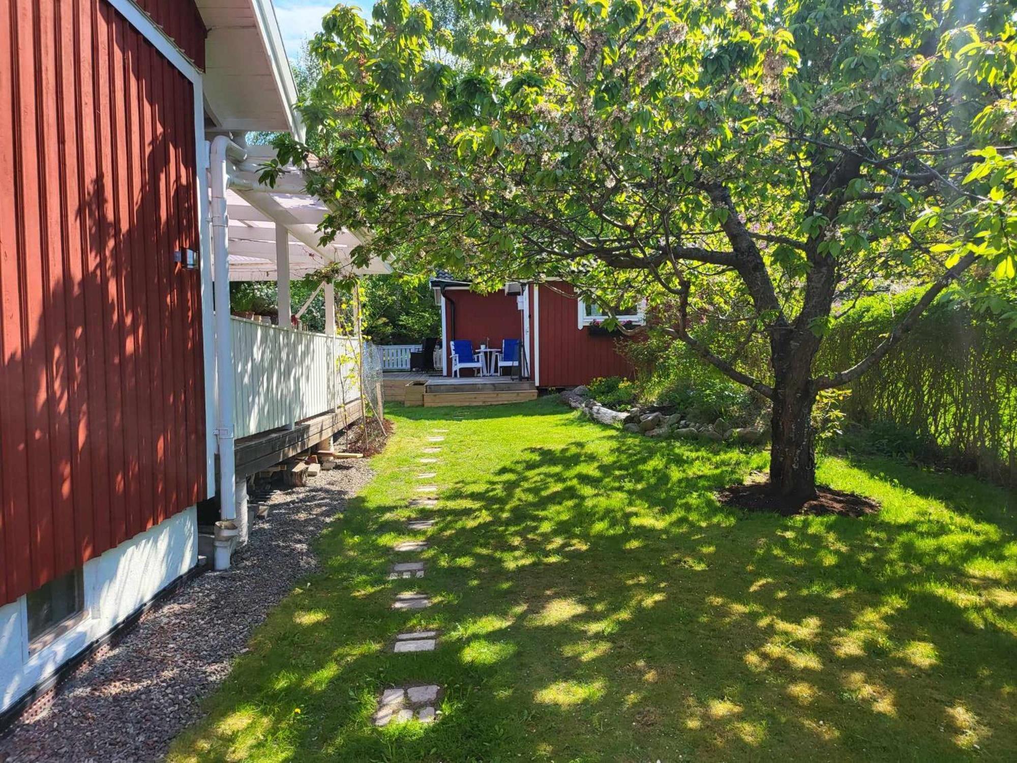 特鲁萨Minihus Med Stor Traedgardstomt Naera Golf Och Hav别墅 外观 照片